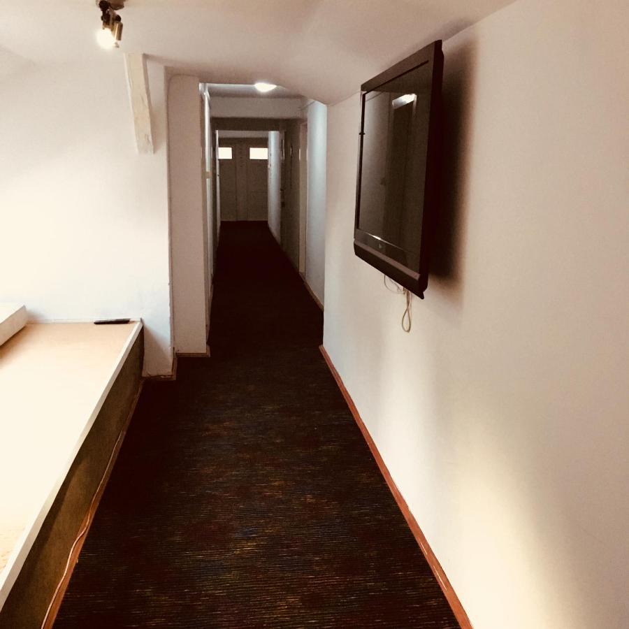 Y Hostel بالاتوليلّي المظهر الخارجي الصورة